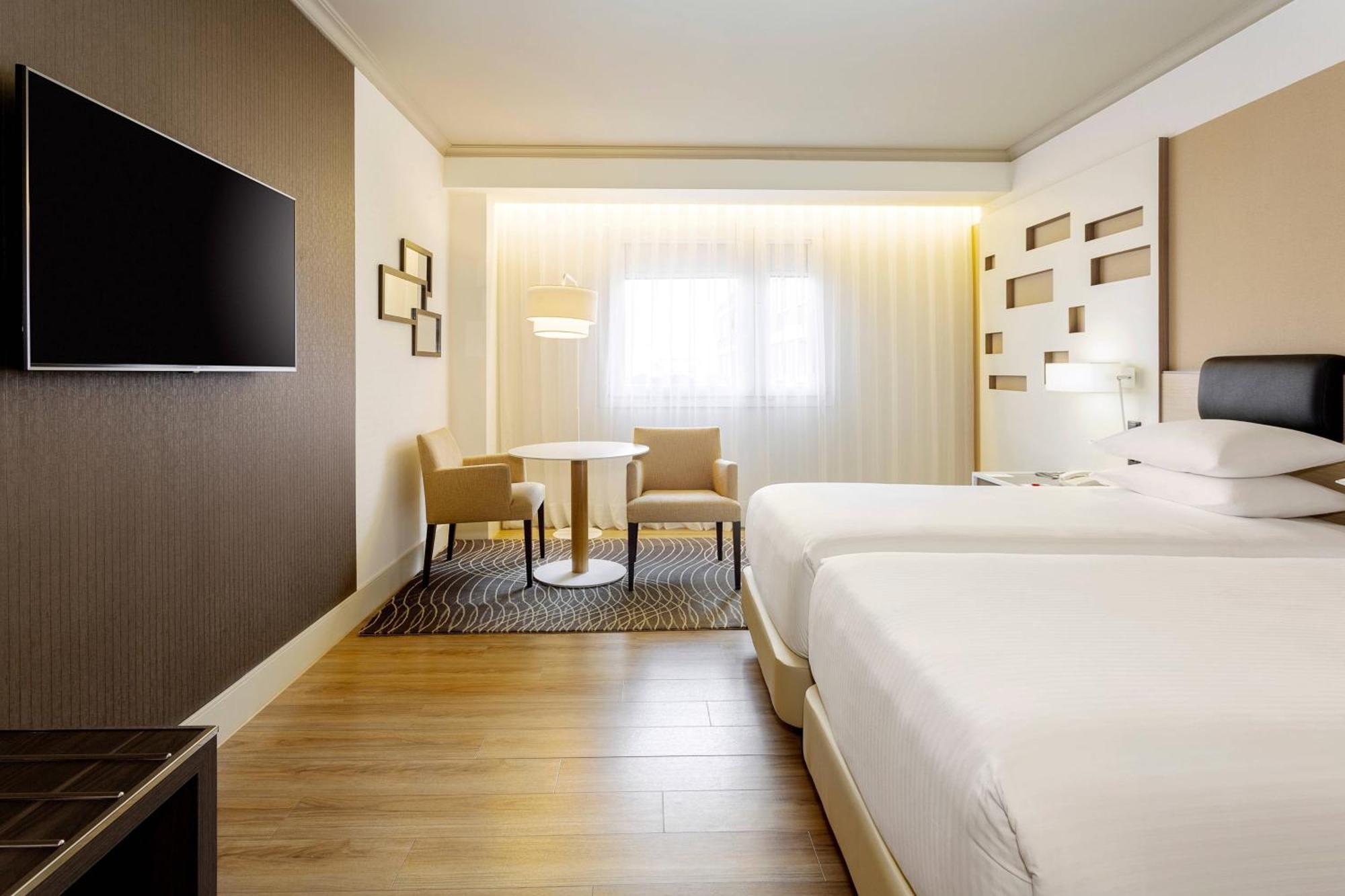 Madrid Marriott Auditorium Hotel & Conference Center Exterior photo